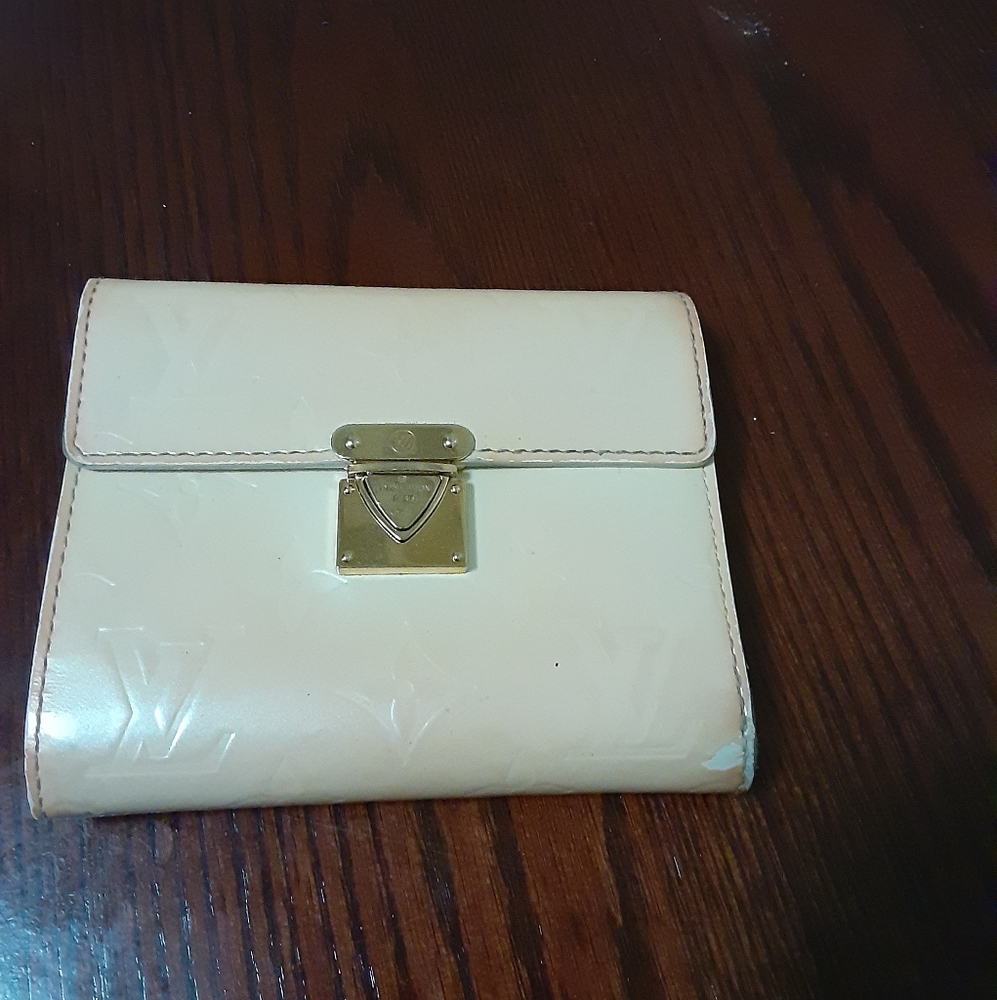 Louis Vuitton  Paris Wallet - Picture 16 of 16